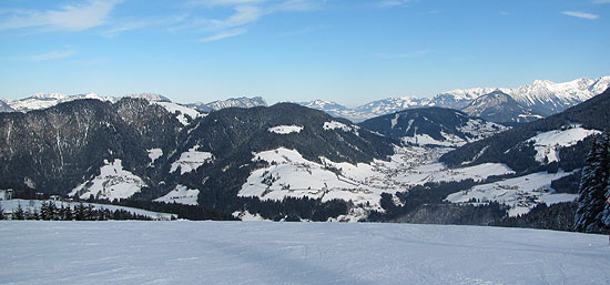Blick vom Schatzberg hinunter nach Oberau (Foto: Martin Schmitz)